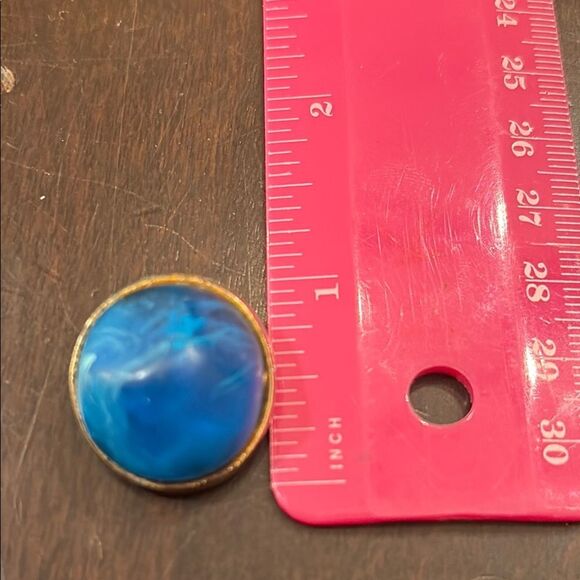 Blue and White Marbled Clip Earrings - Picture 4 of 4